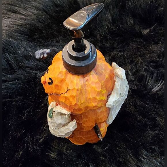 Pumpkin Soap or Lotion Dispenser & Hand Towel - Picture 8 of 15